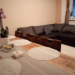 Of Közraktár Apartman